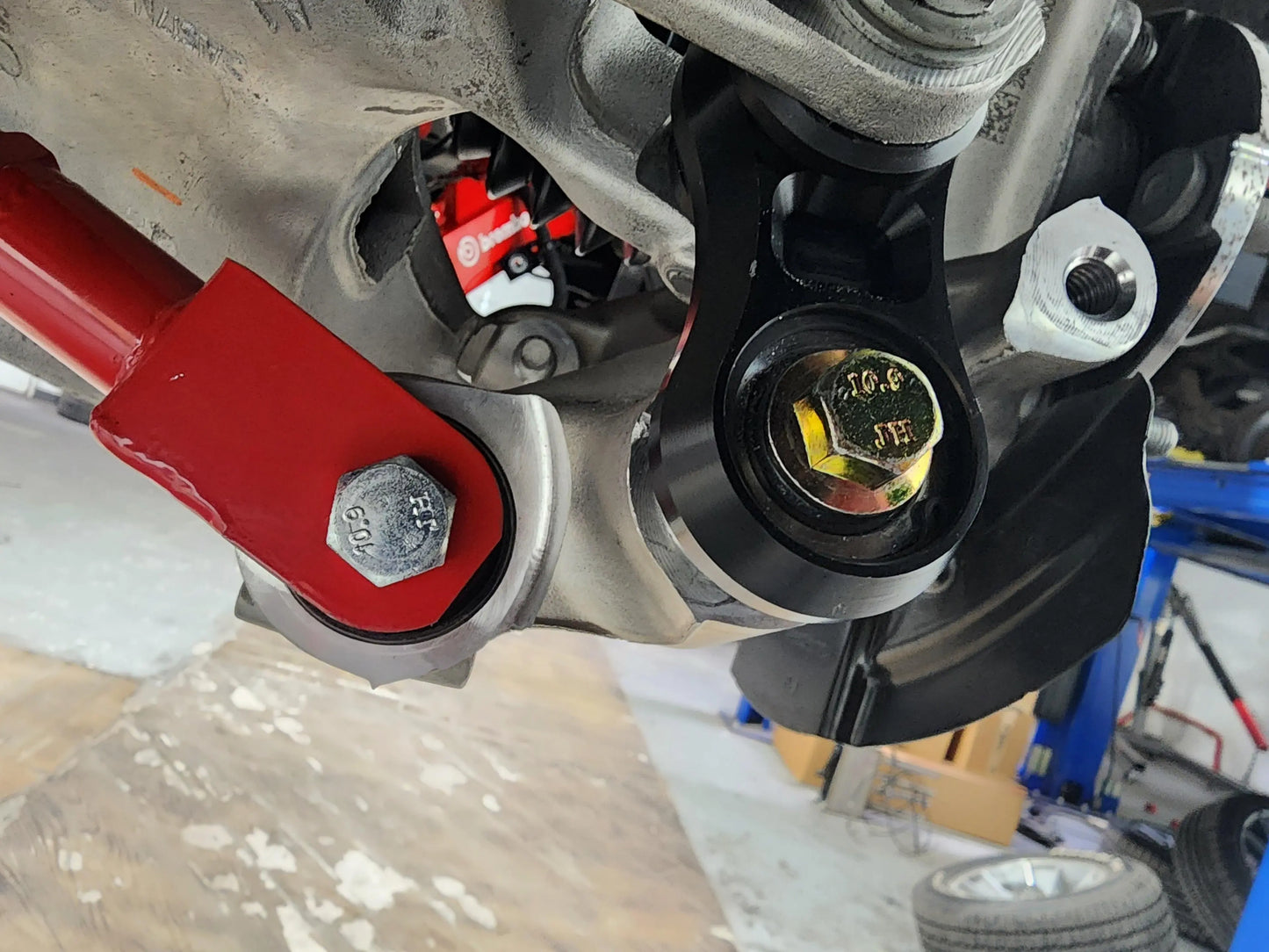 Vertical link, rear lower control arms, delrin/bearing combo